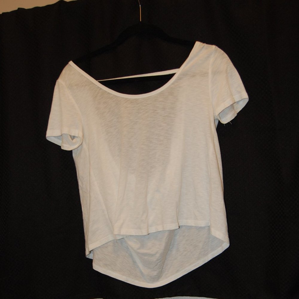 DELIA  Women's Small Backless White Shirt Size Small